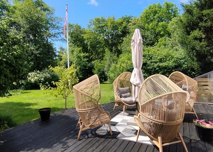 Forfatterhuset 2 Personer Inkl Morgenmad Og Adgang Til 6 Svommehaller Сasa de vacaciones *